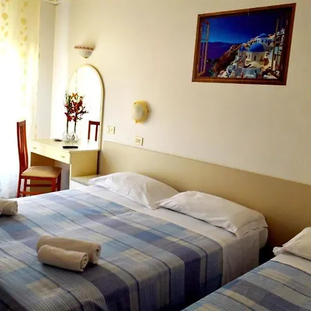 Pensjonat In Guest - New Cirene Triple Comfort Half Package Rimini